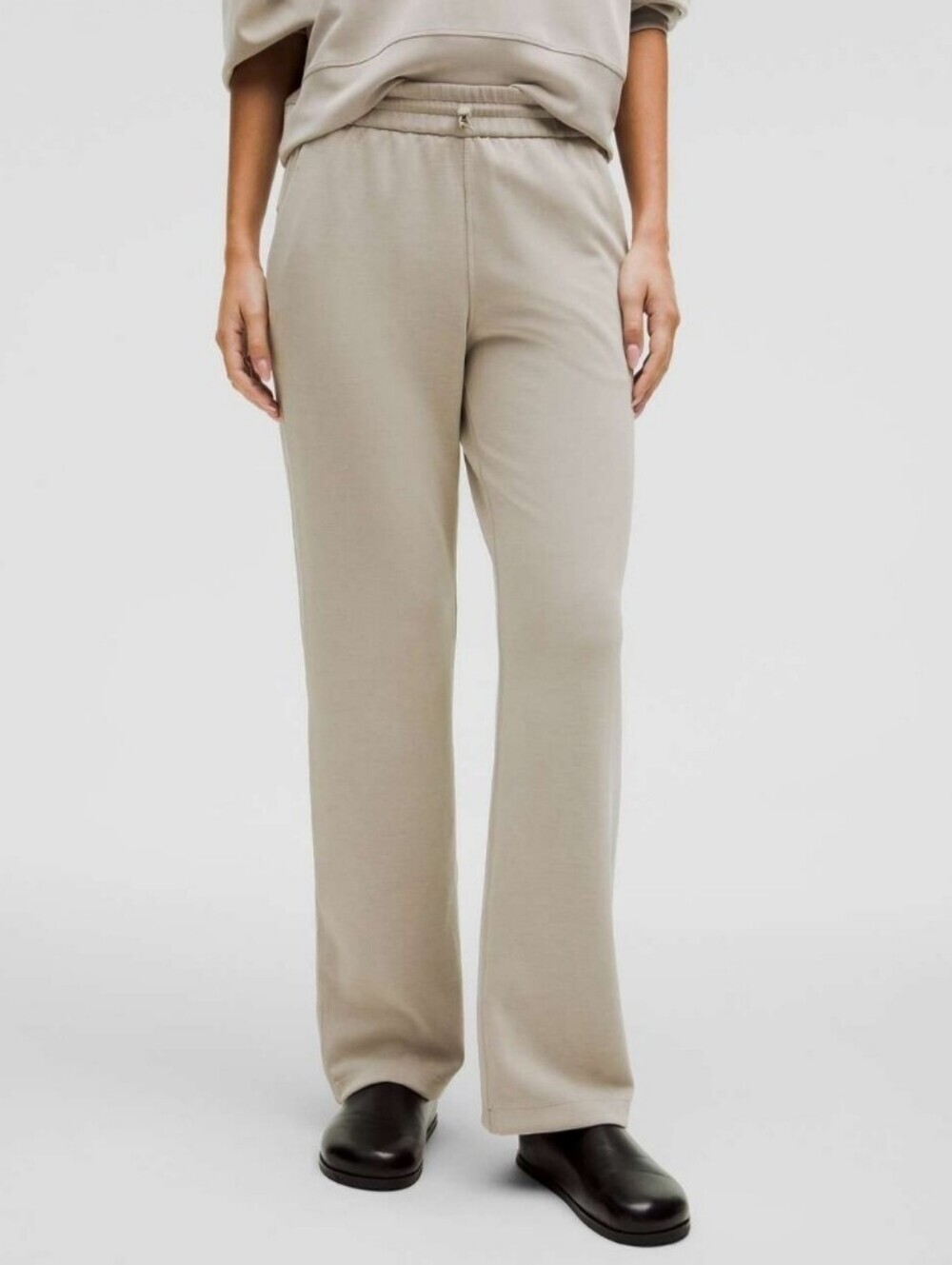 Lululemon Softstreme High-Rise Pant *Short Riverstone size 8
